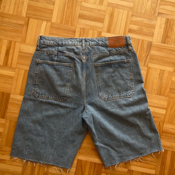 Cropped Jean Shorts - Picture 2 of 3